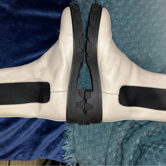 Preloved Michael Kors Elastic Side Panel Boots - Picture 7 of 11